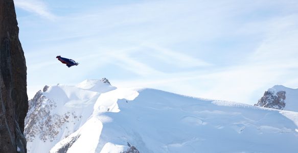 2 novembre 2022 – Record des Soul Flyers : vol de relief le plus long de l’histoire en wingsuit, et au plus près du Mont-Blanc !